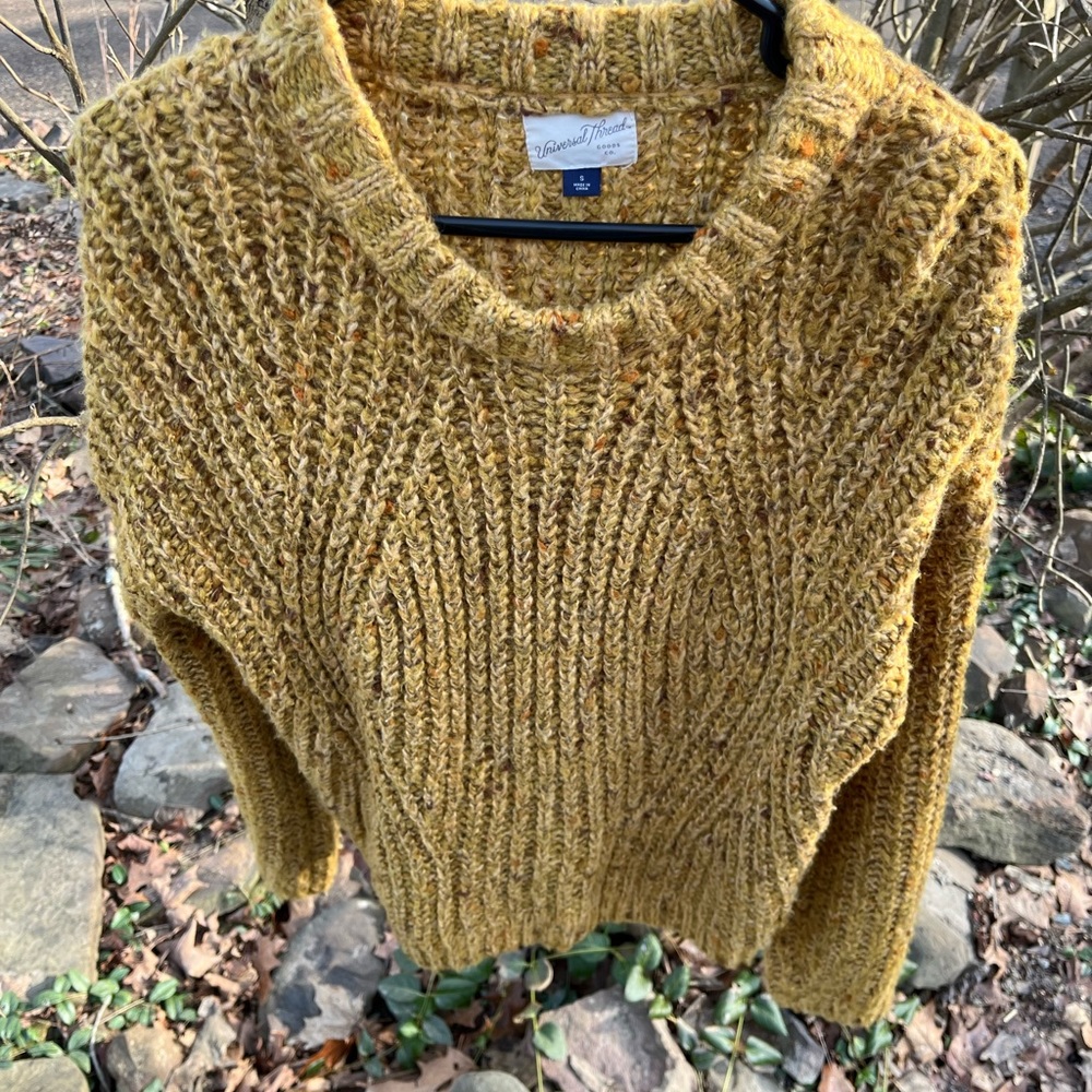 Universal thread sweater